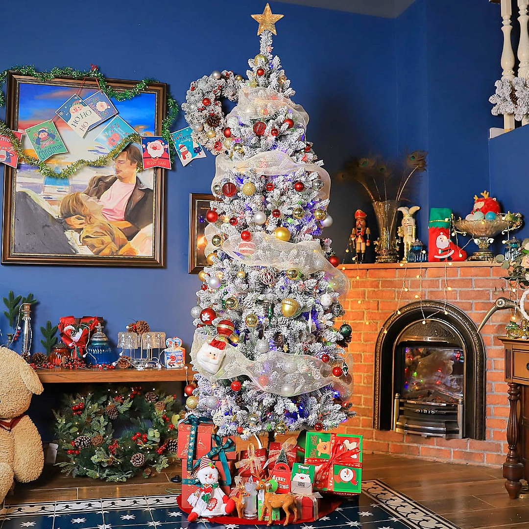 Advantages of Slim Christmas Trees
