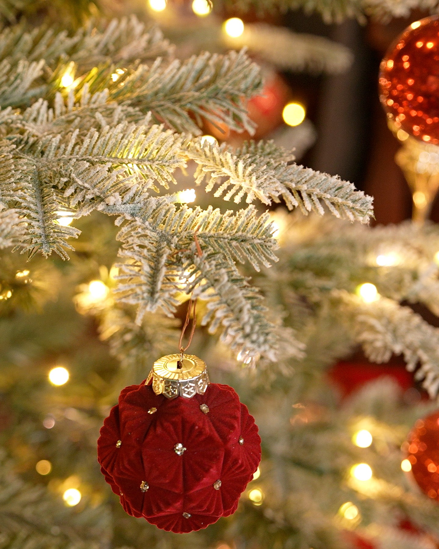 7.5' Keepsake Pre-Lit Layered Flocked Fir Artificial Christmas Tree with Warm White & Color LED Lights